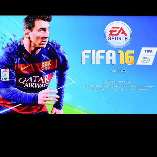 FIFA 16 Xbox One game like new, sports football simulation