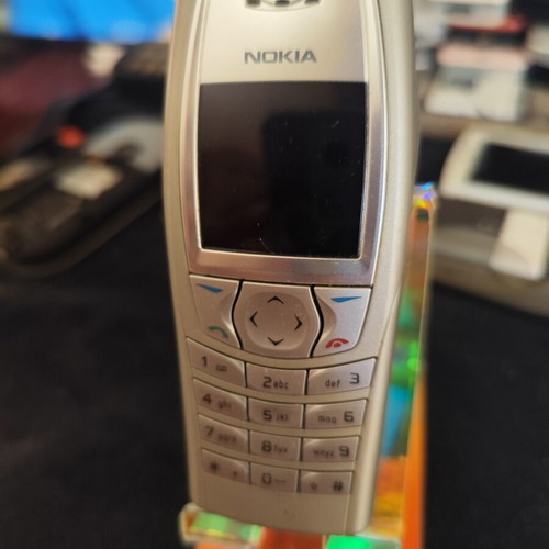 Nokia 6610 mobile phone like new, silver with protective case