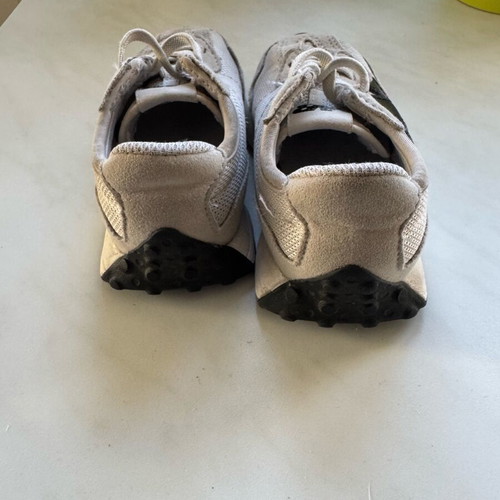 New Balance kids' athletic shoes like new, size 26, gray