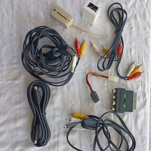 Audio-video cables pack of 8 used with adapters plus 4 antenna cables gift