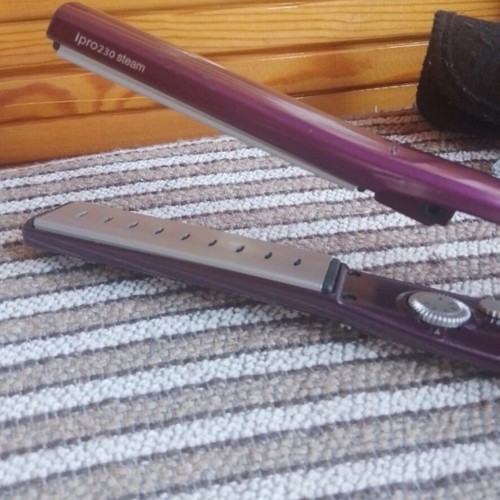 Babybliss Hair Straightener used with steam function