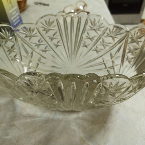 Crystal fruit bowl retro, like new with embossed designs