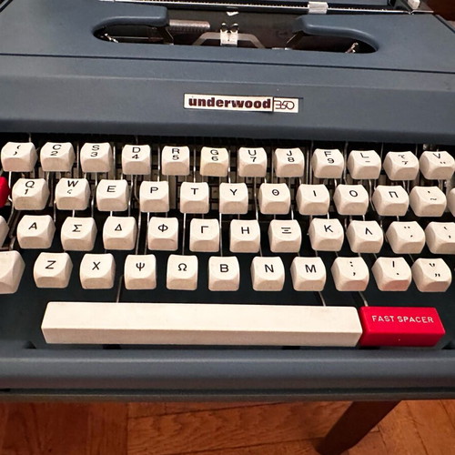 Underwood typewriter used, vintage