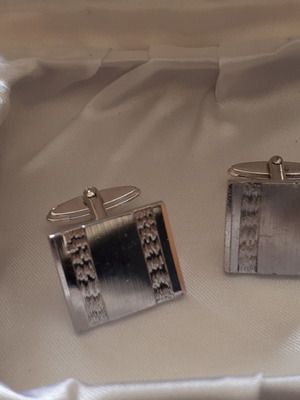 Silver-plated cufflinks in excellent condition