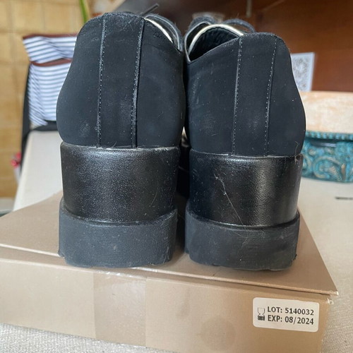 Oxford shoes like new, black velvet with gold platform