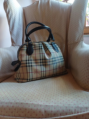 Τσάντα χειρός Burberry σαν καινούργια, μπεζ με πιστοποιητικό αυθεντικότητας