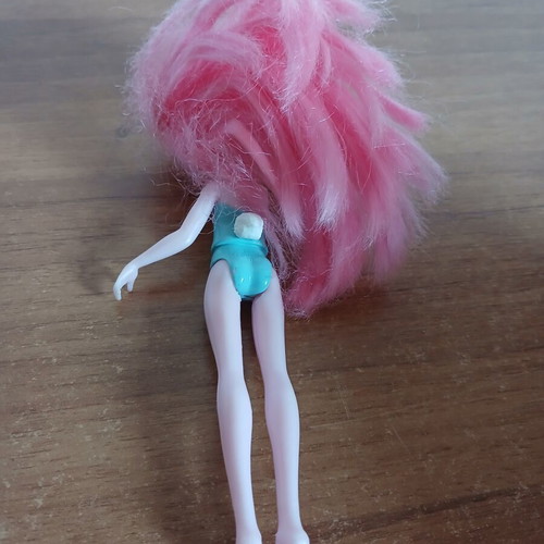 Enchantimals doll used, missing one arm