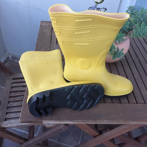 Women's boots yellow size 38 new