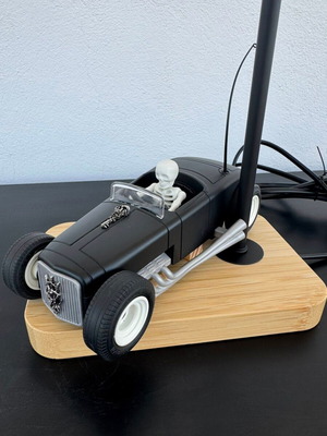 Industrial Hot Rod φωτιστικό καινούργιο με vintage Edison λάμπα και ξύλινη βάση