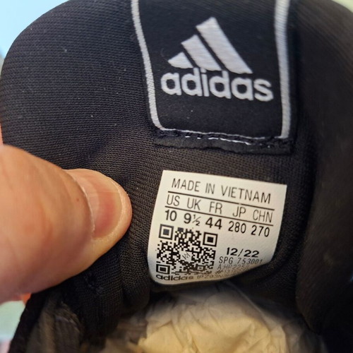 Adidas Run 60s 3.0 sneakers, size 44, black and white