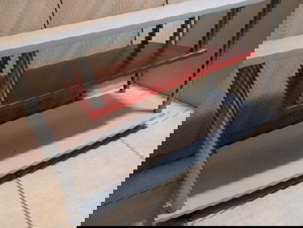 Τραπέζι τηλεόρασης - ηχοσυστήματος