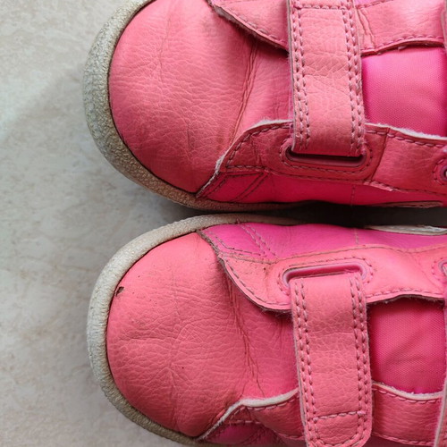 Nike athletic shoes used, size 33, white and pink