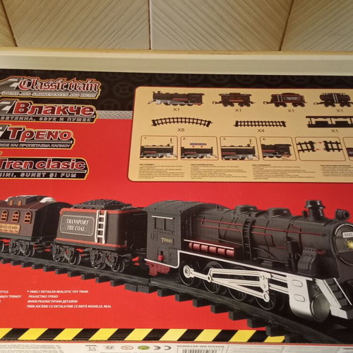 Plastic train like new, working