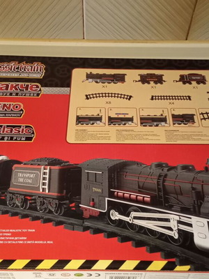 Plastic train like new, working