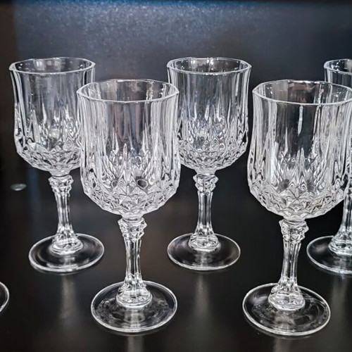 Cristal D'Arques Longchamp Wine Glasses set of 6 like new