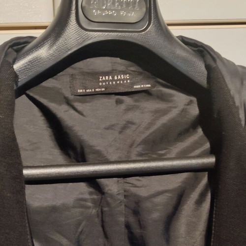 Zara short wool coat like new, black with fur hood size S