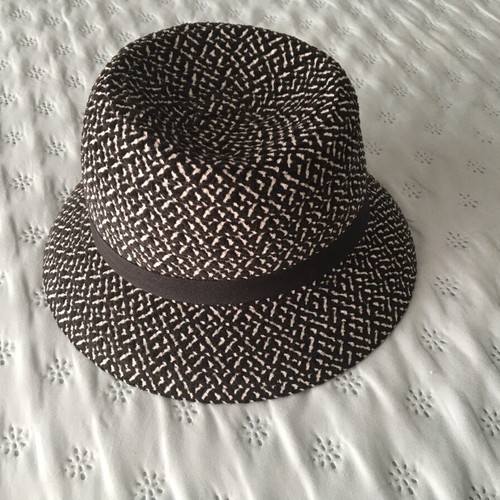 Hat black and white like new, size S, 55cm circumference