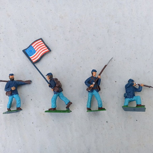 Plastic soldiers South Americans like new, unused