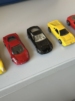 Hot Wheels Ferrari toy cars set