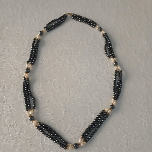 Long hematite and pearl necklace like new, vintage style
