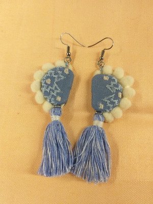 Σκουλαρίκια θαλασσί με κέντημα ημικύκλιο σαν καινούργια