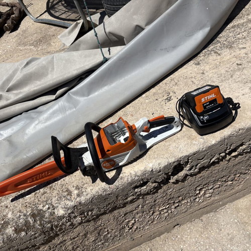 Stihl MSA 60 Battery Chainsaw like new with AK20 battery and AL 101 charger