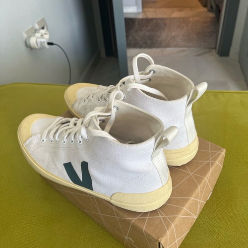 Veja sneakers size 42 white like new