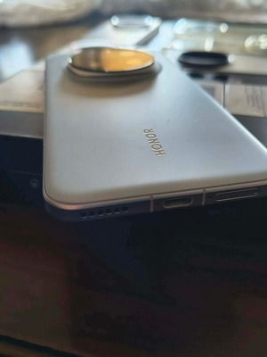 Honor Magic 7 Pro 12GB RAM 512GB EU σαν καινούργιο