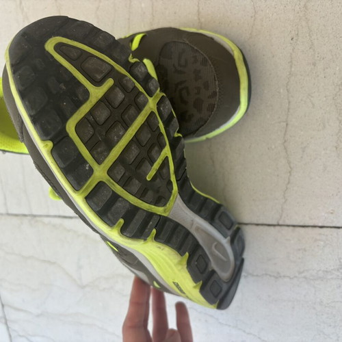 Nike athletic shoes like new, size 40, green and yellow