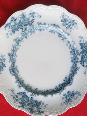 Decorative collectible plate from English porcelain like new