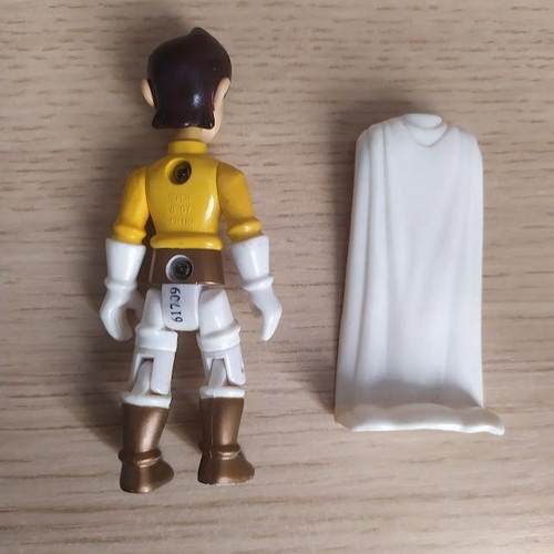 Ben 10 figure with removable cape like new