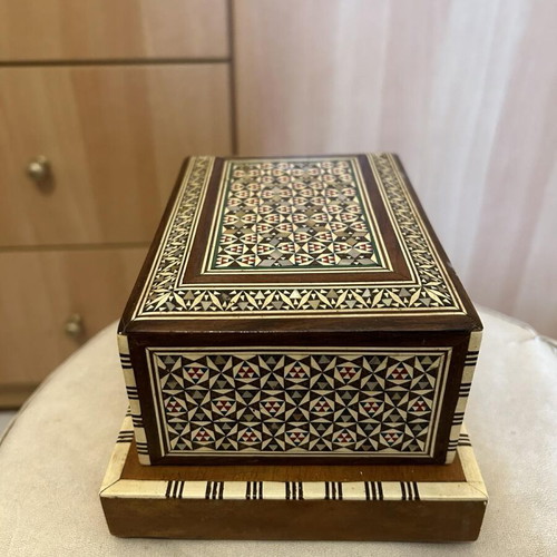Wooden humidor like new for cigars or cigarettes