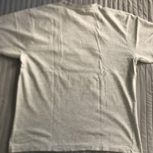 Gift Shop Britain T-shirt L like new, gray with embroidered print