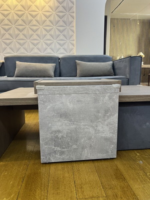 Coffee table with 2 stools