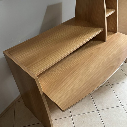 Neoset desk with chair like new, melamine wood