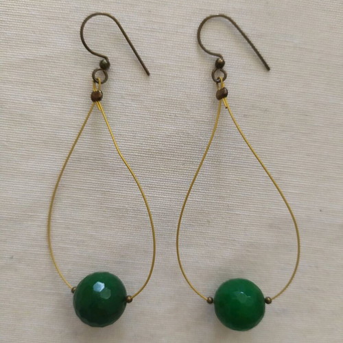 Long earrings like new with green stones