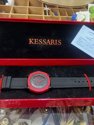 Ρολόι Kessaris Unisex καινούργιο, μαύρο και κόκκινο