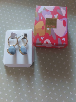 Avon jewelry set new, blue and gold tone earrings and necklace