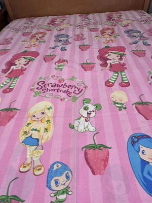 Strawberry single cotton duvet cover used with matching pillowcase 1.60x2.20