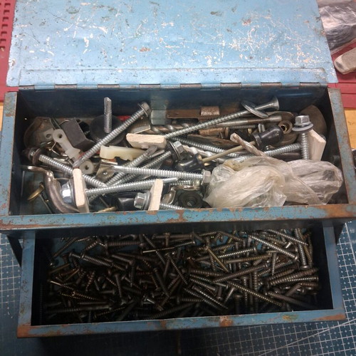 Metal toolbox used, small 25x10x10 cm