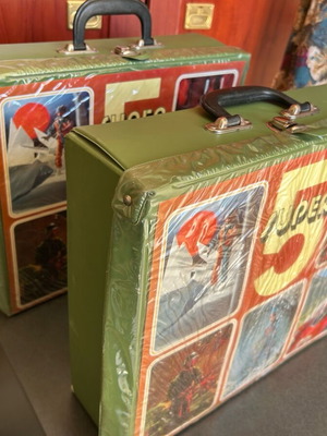 Toy bags used, very old, with cases, Super 5 Agents
