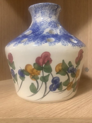 Hand-painted flower vase like new