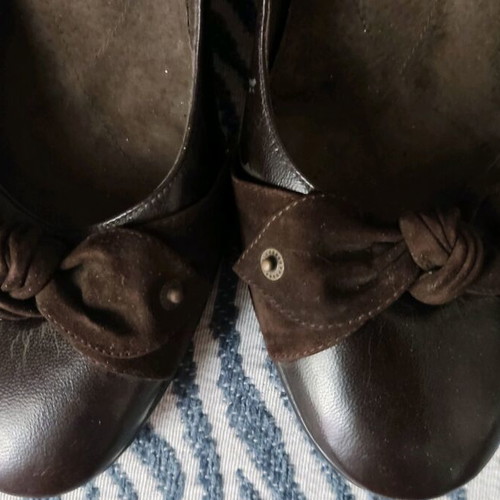 Tessera leather shoes like new, brown with bow