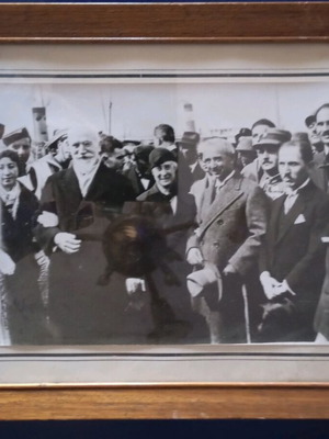 Eleftherios Venizelos photograph used, 25x18 cm
