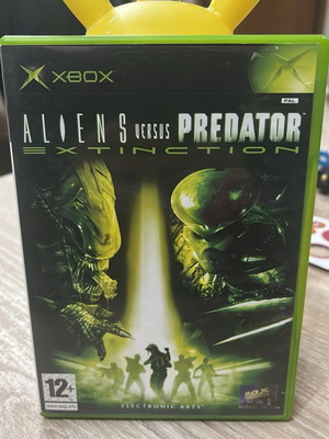 Aliens vs Predators Extinction used, small box damage