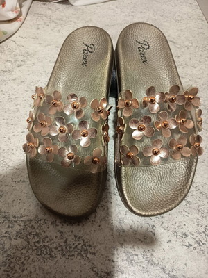 Parex women's slippers size 40 like new, gold floral design