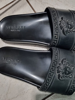 Versace παντόφλες Medusa μεταχειρισμένες, μέγεθος 44, μαύρες