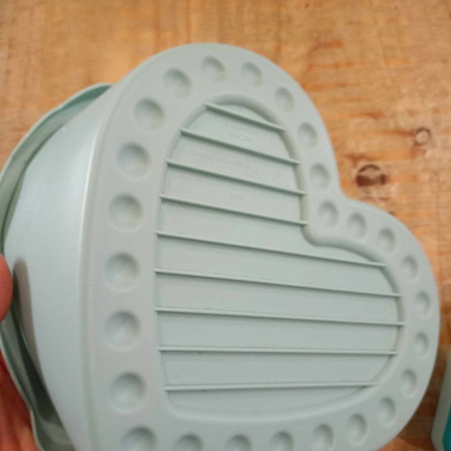 Ikea silicone molds and snack container in excellent condition