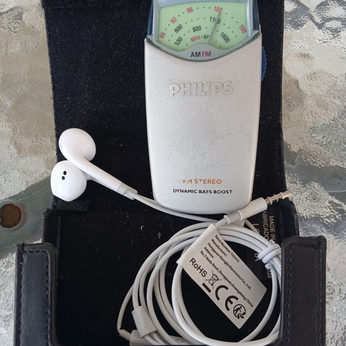 Phillips radio like new, functional