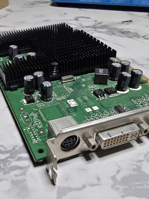 NVIDIA GeForce 7300LE 128MB TrueMemory графична карта